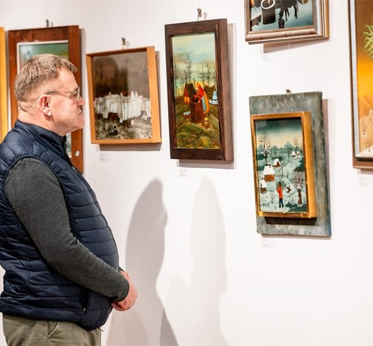 Otvorena izložba "Hrvatska naivna umjetnost" u Nacionalnom svetištu sv. Josipa u Karlovcu